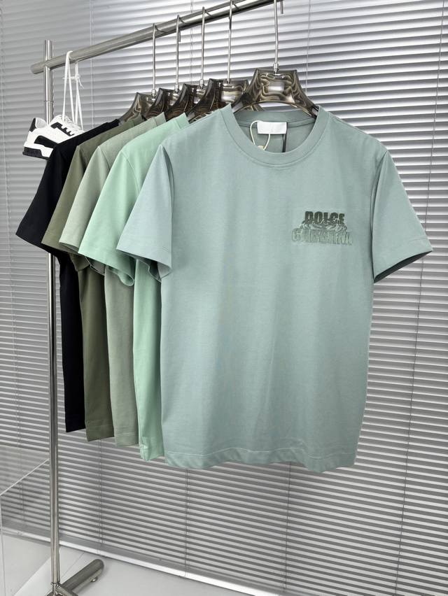 25Ss春夏新品！独家定制面料，明星最爱时装休闲简单大方 刺绣织带设计 工艺设计,干净利落剪裁 都市风十足 独家顶级定制面料，,手感软糯干爽，上身效果挺括有型。