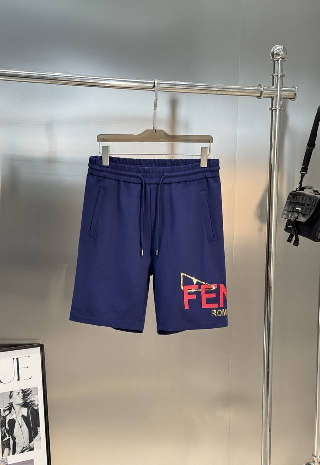 Fend*芬-迪25S夏季男士运动休闲五分短裤可搭配套装！新款登陆.侧身无缝设计.立体小怪兽标识.Fendi品牌字母穿插.减龄耐看！进口高级锦棉面料.上身柔软舒