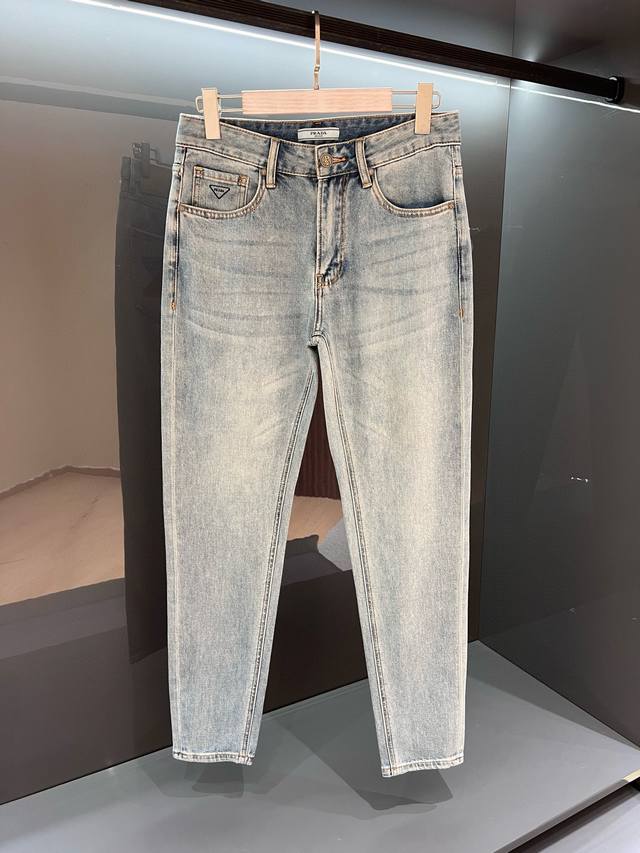 2025Ss春夏新品 Pr 经典五袋牛仔裤、代工厂P出品。 春夏新品。 日本丹宁牛仔布、 质地柔韧有型、穿着舒适、裤型很赞！ 重工洗水、手工打磨纹理、呈现自然做