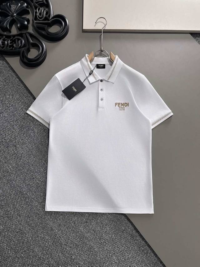 芬迪 2025春夏新款Polo领短袖系列。精选顶级丝光珠地棉面料，三标齐全！时尚大牌元素Logo工艺设计，上身版型超赞，面料细腻舒适透气，随意搭配都超级好看时尚