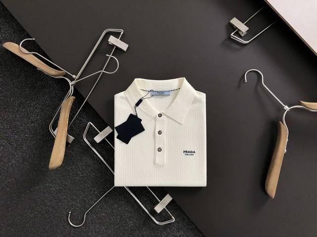 Prad*合身版型M-Xxxl 2025春夏新款简约提花字母网眼针织短袖，精致工艺专柜面料，顶级元素融合打造，经典短袖3标齐全，潮男时尚，无论是上身舒适度还是都