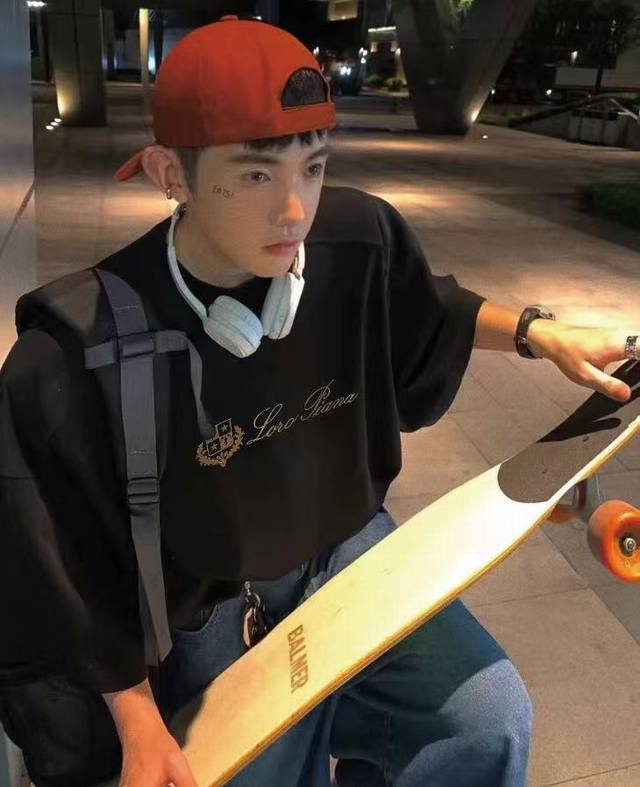 有点坏，有点魅力 一个真正意义上潇洒不羁绅士 8212: S Xl