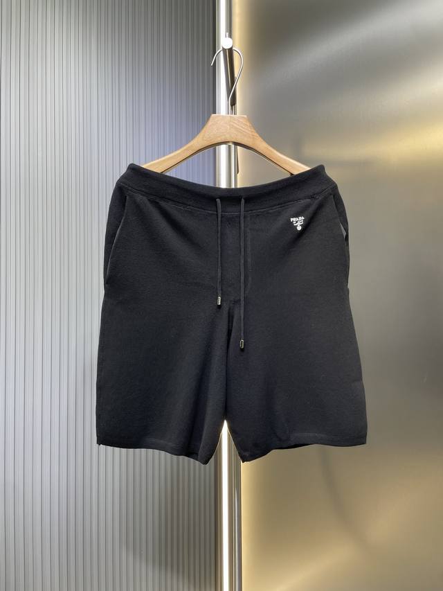Prada 顶级复刻 经典刺绣抽绳短裤 正品3239购入 40支高奢精疏棉纱 斜纹风衣料 采用德国斯托尔14针 进口刺绣 毛料酵洗 定制1：1吊钟 定制1：1商