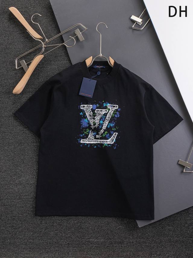 Louis Vuitton 路易威登 1V 微宽版型S-Xl Lv 25Ss新品专柜同步上架 胸前三叶草花卉大Logo印花 圆领短袖T恤，男女同款！官网同步，专