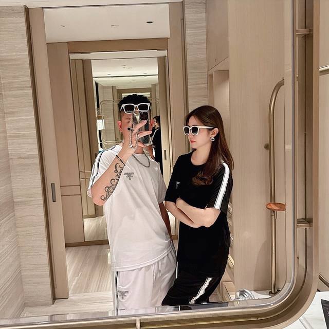 普拉达2530Ss春夏新款短袖套装，男女同款。上身效果超赞，码数48-56