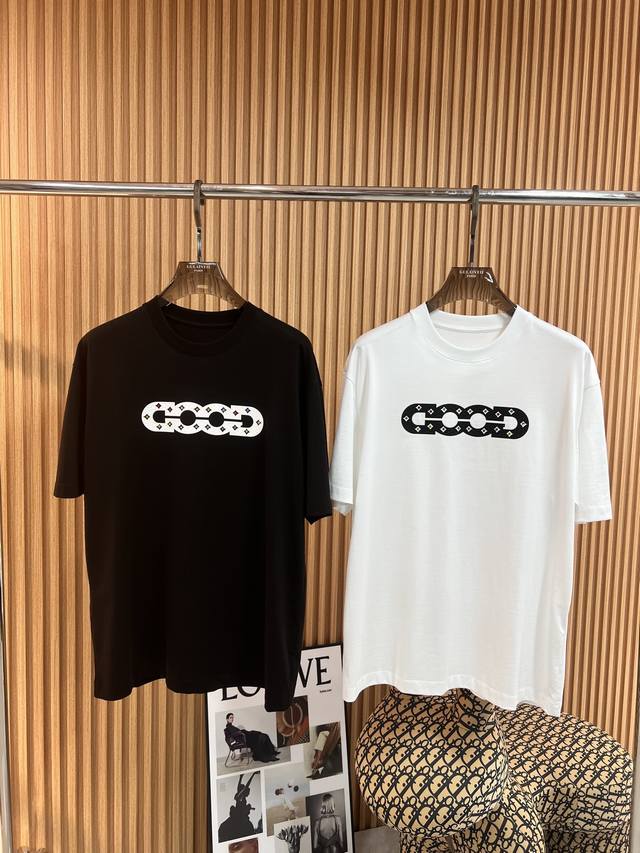 Good 爆款 2540春夏新款首发专柜最新款短袖圆领T恤 高端订制 品牌顶级印花工艺，高端定制丝光云朵棉面料.手感柔软.穿着舒适.专柜级别精致车线.做工精细.