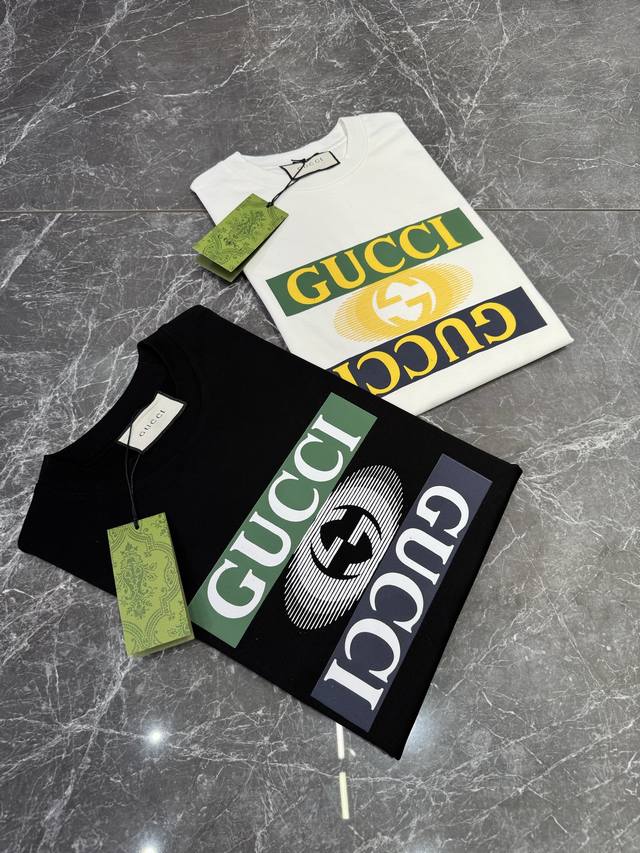 Gucci 25Ss春夏新品圆领T恤！设计前卫时尚！品牌Logo重工艺设计 高端定制丝光长绒棉面料.手感柔软.穿着舒适.专柜级别精致车线.做工精细.上身效果无敌