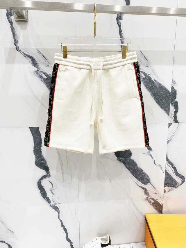 Gucci 古驰 定制太空棉面料短裤 红边Gg织带提花Logo拼接工艺标识 官方同步 高版本 高品质 时尚个性 百搭潮流 纯原品质 原版面料 吊牌 领标 水洗麦