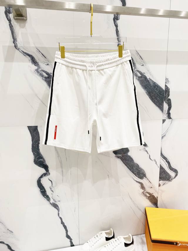 Prada 普拉达 定制纯棉短裤 品牌胶条字母Logo织带拼接设计 官方同步 高版本 高品质 时尚个性 百搭潮流 纯原品质 原版面料 吊牌 领标 水洗麦 三标齐