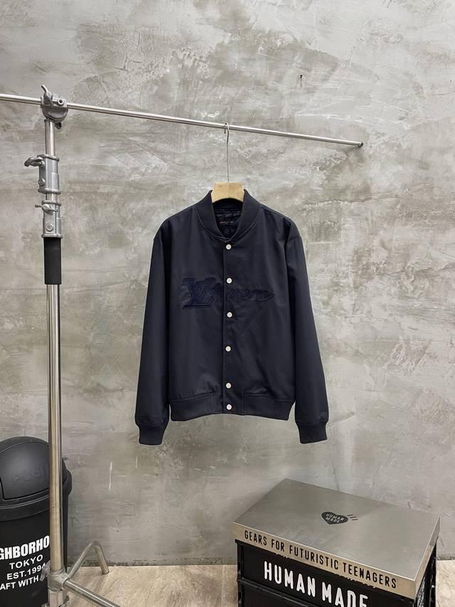 款号#S503 Louis Vuitton 路易威登 Lv 24Ss Lover刺绣特厚重磅斜纹全棉布飞行员棒球服夹克外套 面料采用定制特厚斜纹全棉布 内里定制