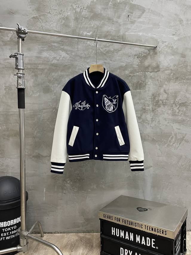款号#S502 Louis Vuitton 路易威登 1V 24Ss 秋冬Lv航海毛呢海螺绳结刺绣拼接棒球服夹克外套 采用40%羊毛+60%有机棉定制羊毛呢面料