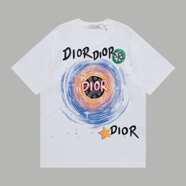 顶级版本 区别通货 款式：迪奥Dior星宿工艺短袖 颜色：图片色 尺码：S-Xl 面料：300克双织纯棉 辅料：全套定制辅料 无性别区分 男女同款