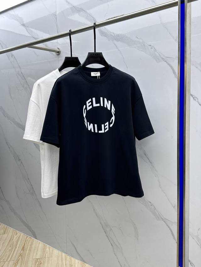 Celine 塞林 2025Fw春夏新品圆领打底外穿T恤，立体感Logo微廓形半袖，活性纯棉打底T恤，棉，手感面糯有骨感，柔而有韧性。工艺处理，韧性和抗皱性能得
