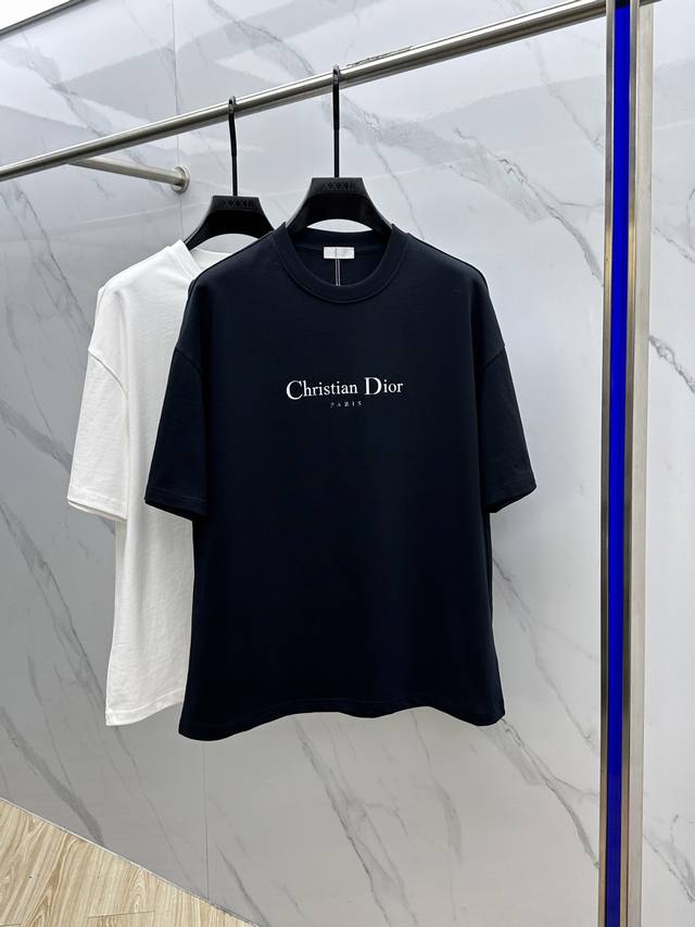 Christian Dior 迪奥 2025Fw春夏新品圆领打底外穿T恤，立体感Logo微廓形半袖，活性纯棉打底T恤，棉，手感面糯有骨感，柔而有韧性。工艺处理，
