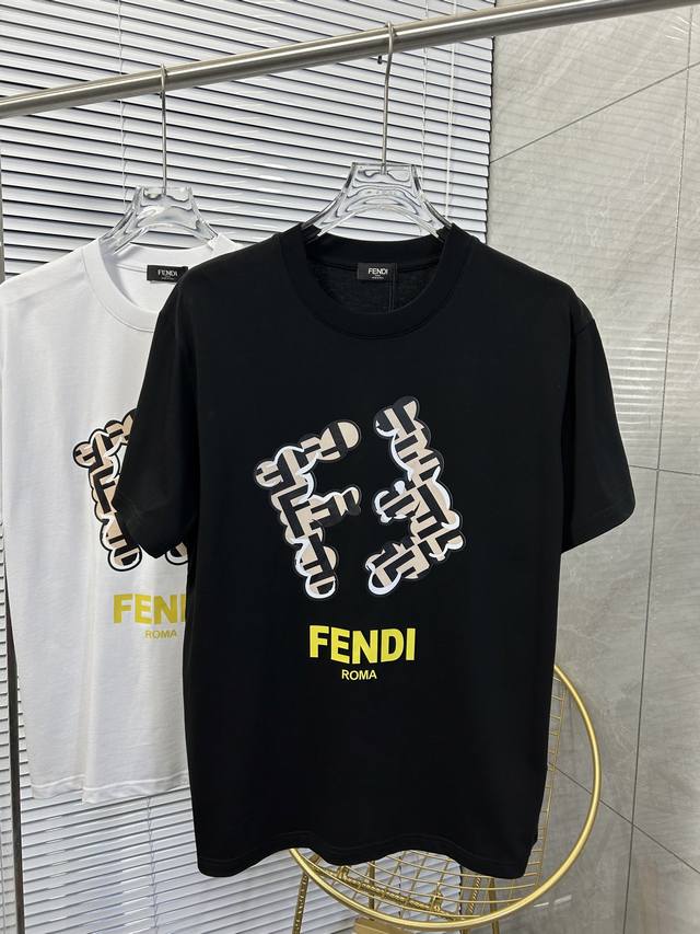 Afendi 芬迪 2025最新款情侣款圆领短袖 情侣T恤～ 春夏新品 高品质 时尚百搭潮款 定制进口面料 ！穿着舒适 透气 时尚不失个性 上身休闲随性 帅气有