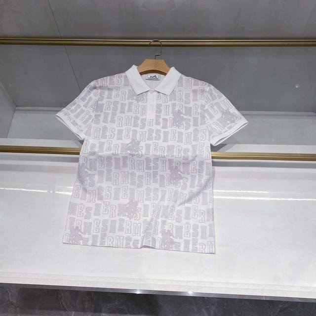 新品 Hms家族最新印花休闲翻领Polo衫，独家订单渠道，独具特色的花型搭配。在视觉方面相当有内涵，颜值与品味兼备！ 衣服以Hms家族美学基调，在面料的设计上改