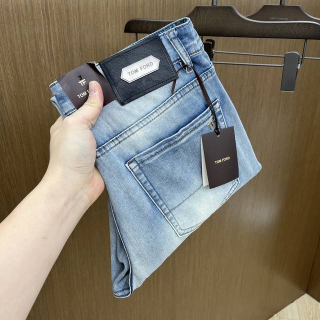 新款 Lv 高端定制、25Ss春夏最新款牛仔裤 柜台同步发售 进口固色面料 原版定制复刻 客供五金辅料 原单品质 重工洗水 做工走线精细 上身绝佳！优选单品 F
