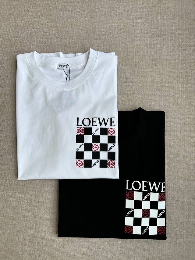 新品 2025春夏新款Lo*We男士盘格徽标图案胶印休闲短袖T恤衫！最新的元素拥有最新的时尚气质.独特的色彩魅力无限延伸了潮流时装的别样韵味.精纺平织棉,进口机