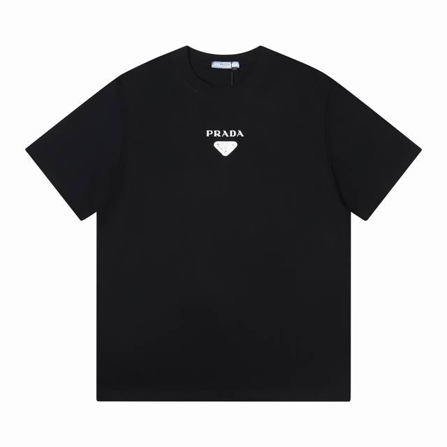 隔天 25Ss早春新品 Prada 普拉达 260克圆领短袖T恤 官方同步 高版本 高品质 时尚个性 百搭潮流 纯原品质 原版面料 吊牌 领标 水洗麦 三标齐全