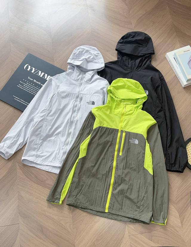 9921# Thenorthface 北面系列上新！男女款连帽运动外套轻薄夹克防晒衣。臻稀货源！迪家原单好货！男女款轻薄款运动外套防晒服 ！一款多功能外套，可以