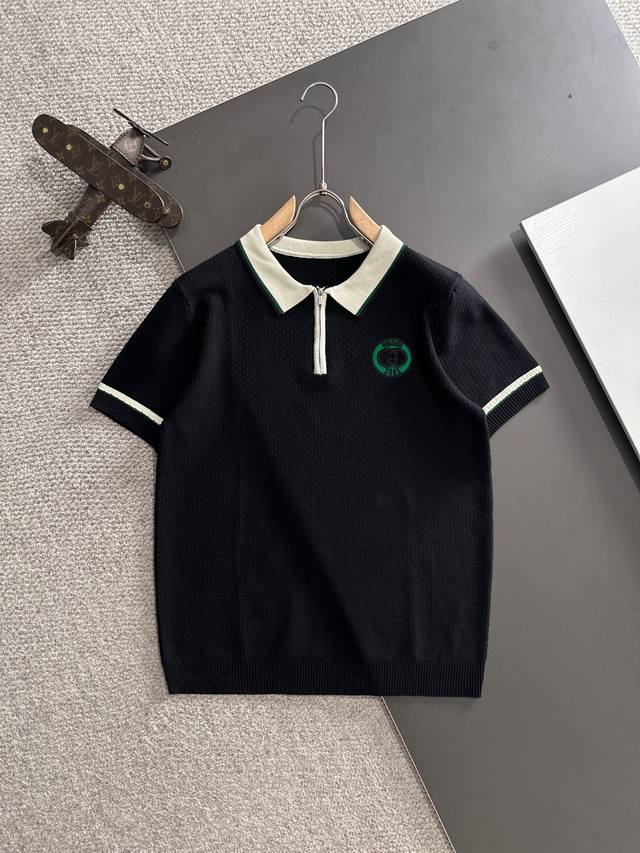 隔天出货 高品质 Gucci 2025春夏新款男款翻领短袖T恤 精梳棉质纱线针织纺棉布面料制作，纯棉的高克重特殊纱，掂起来手感份量十足，上身也比普通T更加有质感