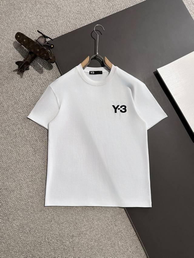 隔天出货 Y-3 2025春夏新款 顶级品质 区别通货 重磅推出260克双纱纯棉面料短袖 早春走秀款 个性独家款式 男女同款 采用进口定制定染面料 后领锁链底全