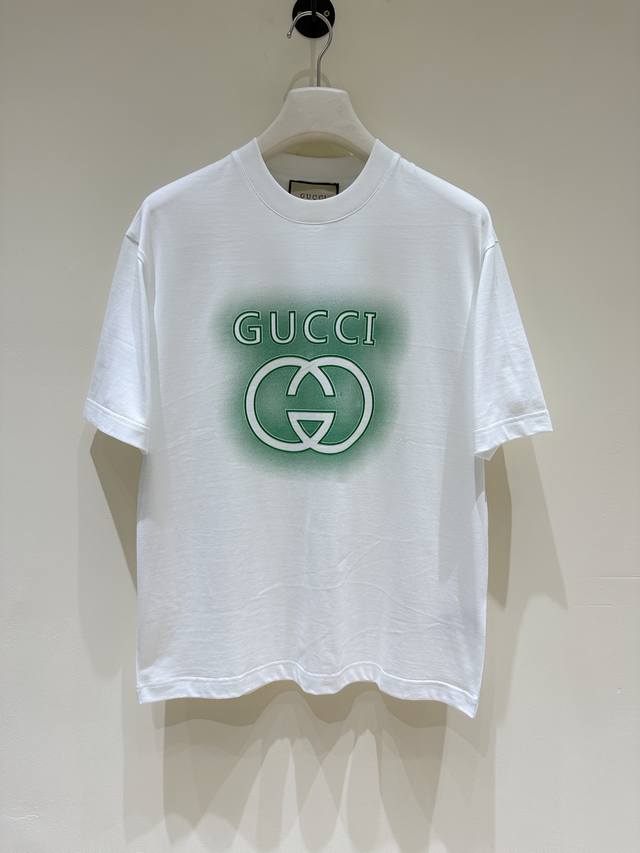 新品 Gu家族男士时装款纯棉圆领短袖T恤，香港洋行渠道货，经典明星级单品，25年春夏新品，属于明星级的一款单品！ 客供埃及进口顶级面料，甄选尼罗河区域光照极好的