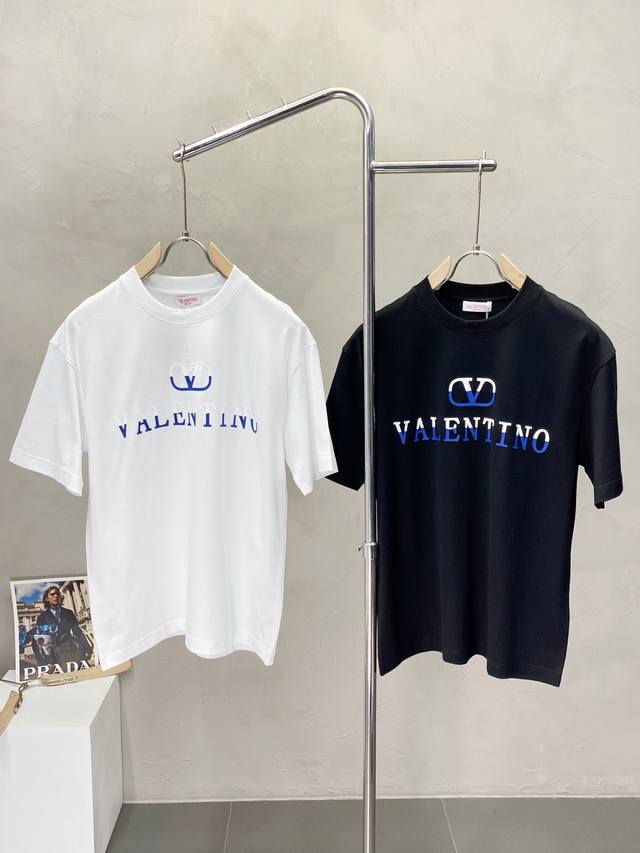 Valentino华伦天奴独家专供新款男士休闲短袖 高端定制 高端版本 时尚百搭爆款进口面料 手感超柔软细腻 穿着亲肤舒适 高端精品 代工厂P精细做工 上身非常