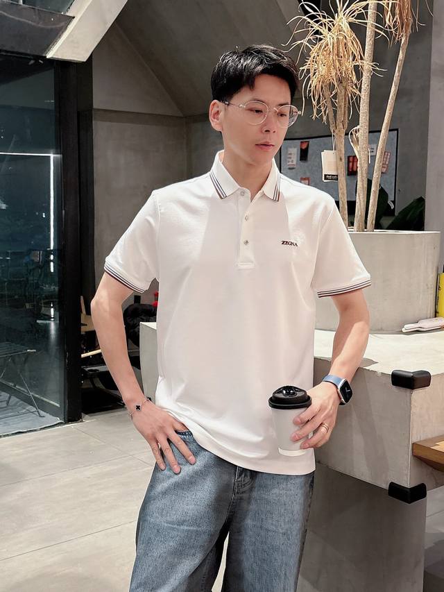杰尼亚 高端货商务 白领 单位人士必入单品！ 休闲商务翻领短袖，科技面料，体感非常棒，手感顺滑质感很棒！弹性好，无任何束缚感，面料自带透气网孔，吸湿排汗，速干保
