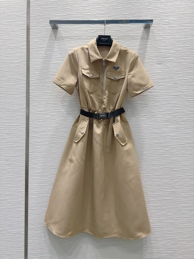 Prad * 2025Ss新款连衣裙 低调奢华立体剪裁 精简线条感设计 高贵典雅又尽显温柔知性的气质 进口特殊材质 里衬微弹柔软舒适 收到手会很惊艳 定制面料质