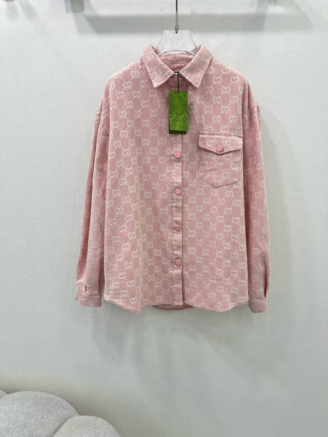 Gucc*25新款双G提花牛仔衬衣 宽松版型属于谁都好驾驭的，日常通勤穿什么的都是很Ok的，不挑场合的 衬衣干净大气，层次感更加丰富 超级显瘦 减龄时尚 好Ho