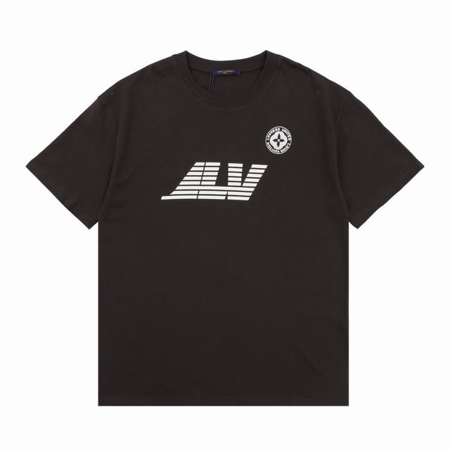LV 地轴标识印花短袖 T恤 32支双纱面料 衣服采用椭圆机印花工艺 环保胶浆添加一定比例软油调配 印花图案浮现布底色+直裂效果 码数Xs-L