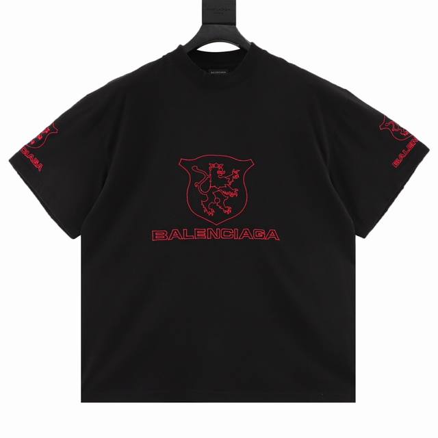 款号Y756 Balenciaga 巴黎世家 曼巴联名刺绣短袖T裇 采用320克全棉面料，面料经过洗水处理，手感更加舒适.亲肤透气不起球定制对色螺纹简约经典版型