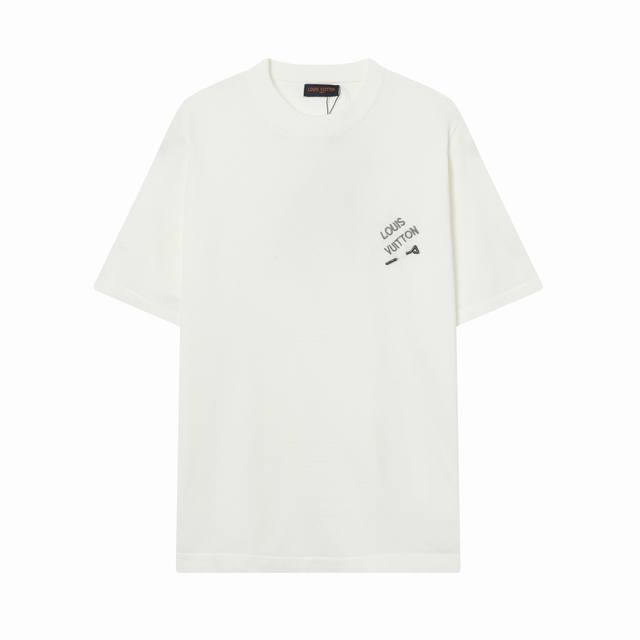 h606# 高品质 Lv路易威登 经典别针刺绣针织圆领短袖 高端品质 三标齐全，舒适透气，经典简约，精致时尚，细节呈现高端品质，男女同款。 颜色:黑色 白色 蓝