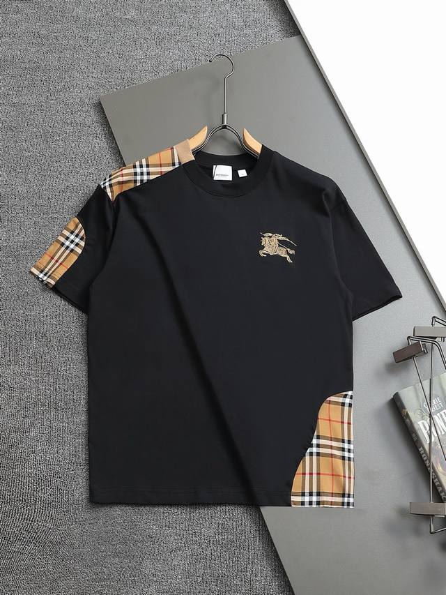 Burberry 巴宝莉 25Ss最新款百搭短袖T恤男女同款！！ 多颜色组合胸前间经典战马格纹工艺！特供定制面料！加上紧密纺纱工艺又使面料光滑紧密得到整体面料的