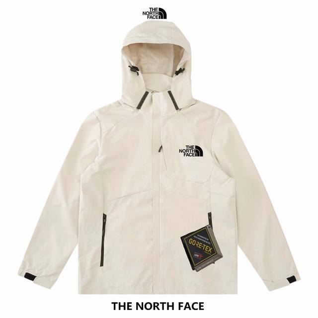 The North Face 北面 专柜同步新品 喜欢的千万别错过。柜子同步款 贸易公司出口订单货，北面薄款冲锋衣防水夹克外套 面料采用轻薄、防泼水透气，Gor
