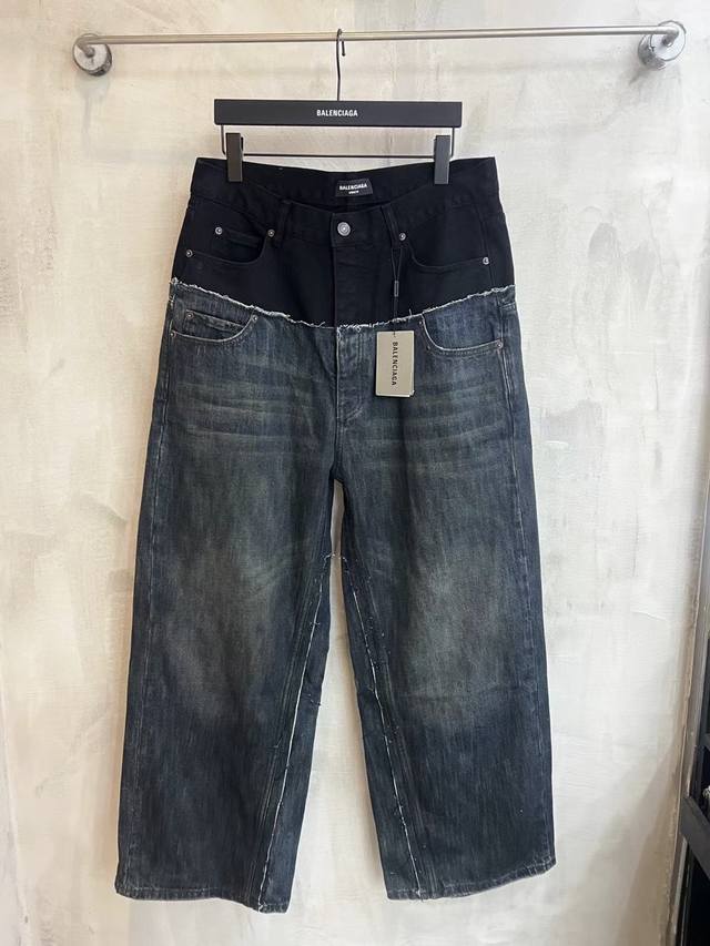 6011# 官网高版本品质.Balenciaga25Ss新款早秋装.牛仔黑牛料拼接.水洗拼接牛仔长裤.重工树脂加泥染压皱猫须工艺.腰标定制开模具割破.百搭款.阔