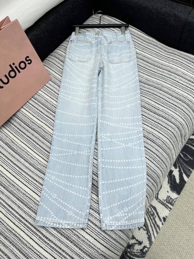小香25早春新品丹宁牛仔裤 激光链条标识 复古洗水工艺 长款双口袋小脚 气质百搭 ：白蓝 浅蓝 深蓝 ： 36 38 40 Price: C