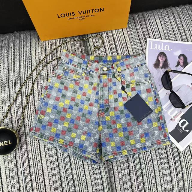 强烈推荐 25年早春夏系列 Lou*新款彩色棋盘格牛仔短裤 Sml .