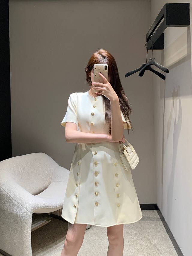 Louis Vuittin*25春夏新款 Logo金扣装饰短袖连衣裙丨独家高版出品！法式简约精致气质排扣设计 收腰显瘦 Logo五金扣饰装饰 酷帅感拉满 精致有