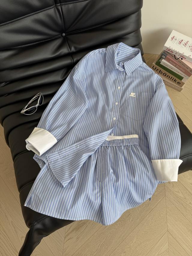 夏季休闲与时髦 25Ss撞色设计条纹衬衫套装 懒人一套搭配 日常时髦毫不费力 清爽又防晒 廓形感版型带来的慵懒时髦和藏肉效果无敌 轻轻松松穿出松弛感 袖口卷边和