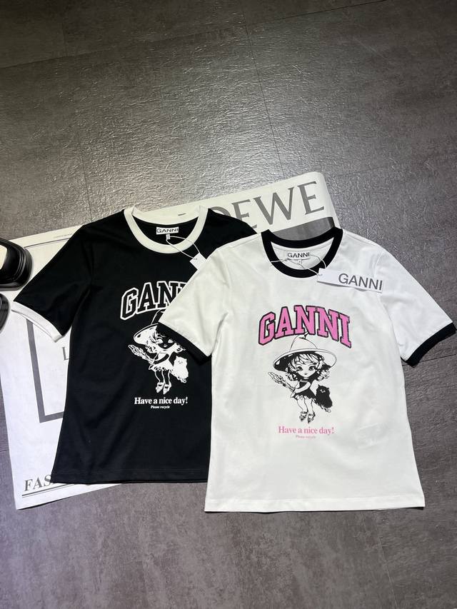 pp 原版开发Gan**女装合身短袖T恤新款青春时尚卡通图案印花上衣出货，高端版本，对版开发1:1出货，品质超好，两色现货Sml