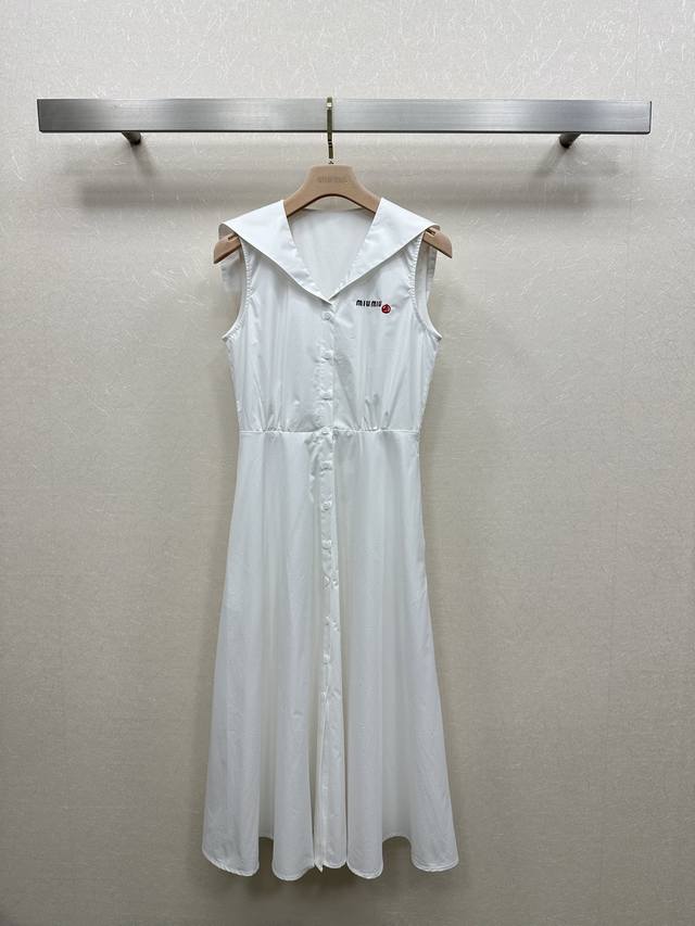 25Ss Miumi *春夏 学院风海军领无袖连衣裙 减龄又气质少女 海军风的翻领设计 腰间收腰设计 超显比例 减龄又富有青春活力 减龄又甜美 Sml