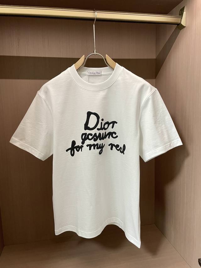 Dior 官网同款 官网同款 官网同款 重磅推荐！2025Ss夏装新品 专柜在售 最新系列图案Logo短袖T恤 必须人手一件的节奏！进口顶极精梳棉面料，极为亲肤