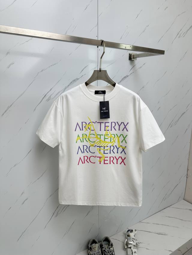 高端品质 25Ss秋冬新品打底短袖 质量杠杠的 厚度弹性适中 舒适性高 Mp耐洗耐穿 秋季单品 冬季打底佳品 务必人手两件备用 亲戚好友特别推荐款 送礼也是最佳