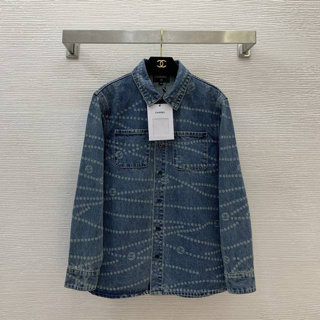 款号G25040317 Chane*新款 高端定制气质小香风双C满身链条波点印花时髦个性宽松时尚长袖牛仔外套！浅蓝色，36.38.40 38码：肩宽43，胸围1