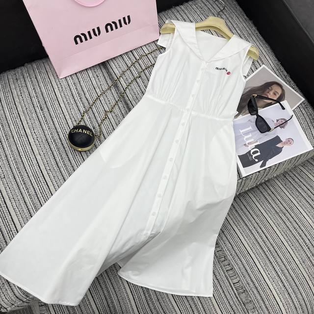 强烈推荐 25年早春夏系列 Miu*新款海军风衬衫无袖连衣裙 收腰大裙摆刺绣字母点缀 Sml