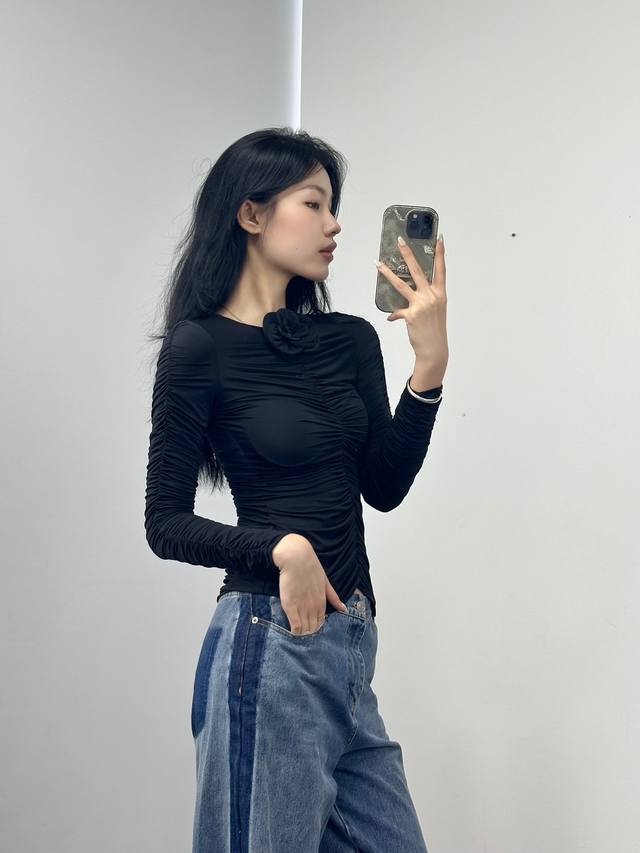 magda 收褶钉花上衣！两色 Sml