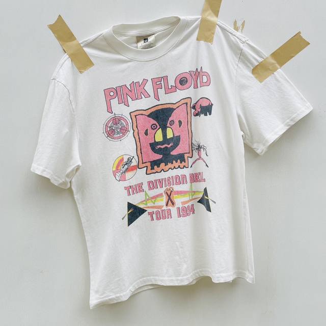 vv14 高街复古Pink Floyd平克弗洛伊德摇滚美式重磅短袖Vintaget恤面料采用230克新疆磨毛纯棉 并经过了做旧水洗工艺，因此手感更加柔顺有质感，