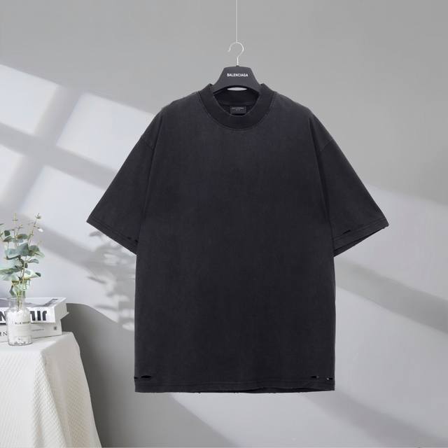 b122# 市场顶级品质 Balenciaga 巴黎世家2025Ss 后背经典大Logo印花磨破做旧短袖T恤 市场顶级的质量 官网品质 罗纹定织定染无色差 做工